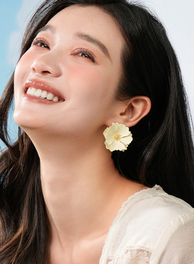 桑蕾玉白色太阳花触感釉料耳钉