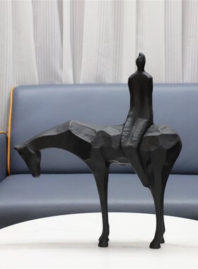 北欧创意铸铁牧马人m雕塑摆件客厅茶几玄关电视柜样板房家居装饰