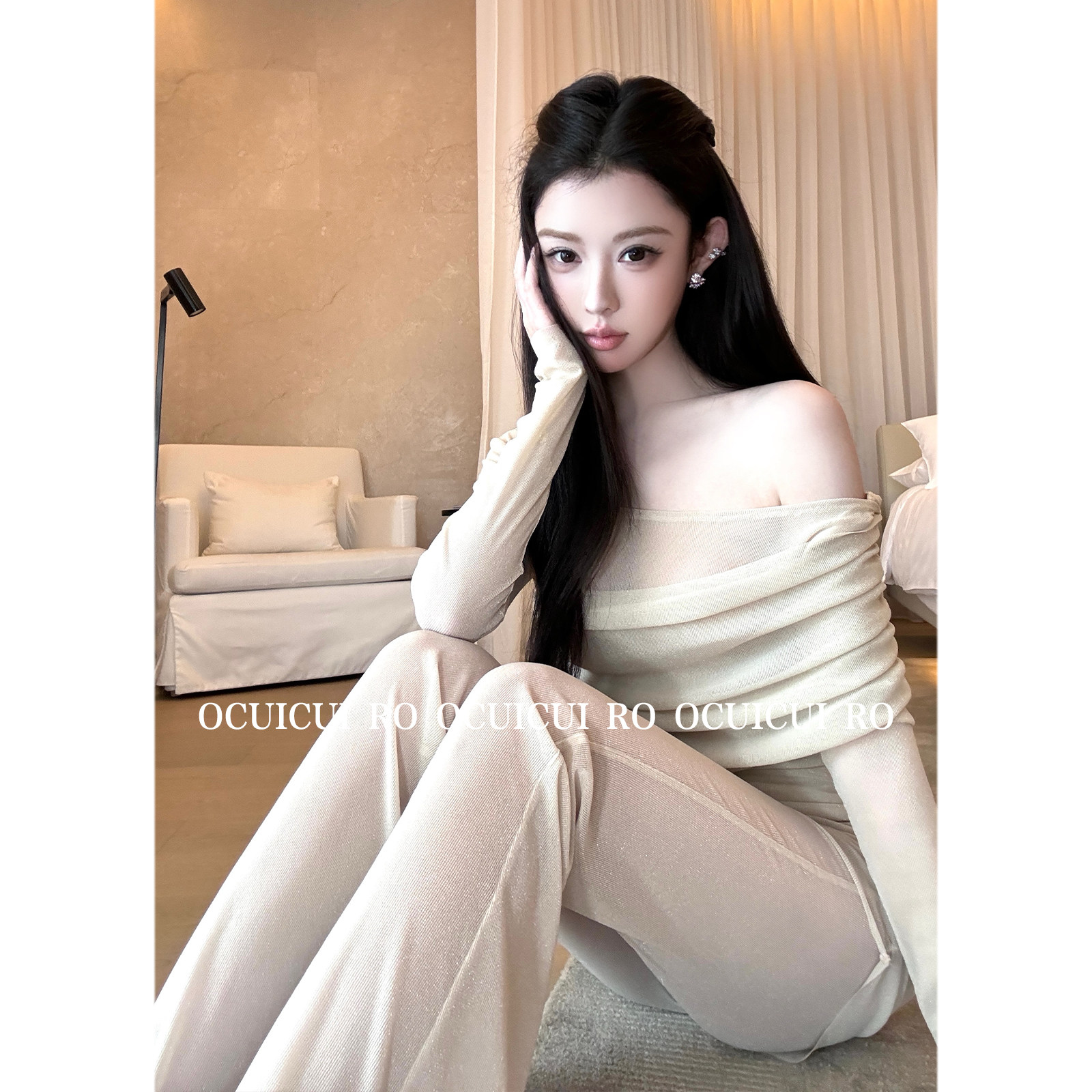 CUICUI崔崔【神明少女】早秋气质朦胧感显曲线荡领上衣微喇裤套装,淘宝优惠券,粉丝福利购,淘宝优惠卷