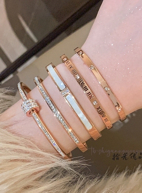 玫瑰金钛钢手镯女款高级感手链轻奢小众锆石手环素圈手镯子手饰品