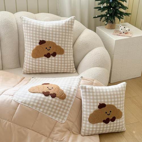 毛巾绣可爱抱枕车用被子两用二合一办公室午睡毯子枕头被车载靠枕 - 图0