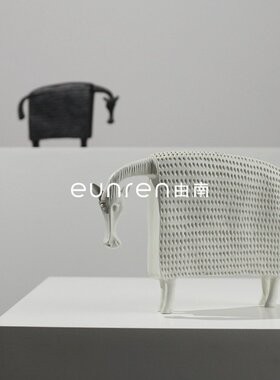 简约现代创意装饰马家居客厅工艺品摆件电视柜样板房间售楼处摆设