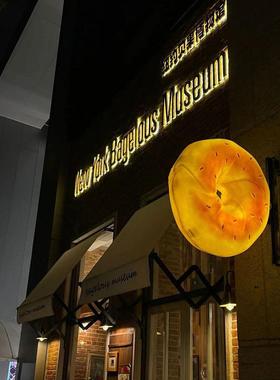 模拟百吉饼面包模型发光灯箱面包店门装饰门流行背景墙入住照片