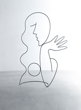 北欧现代简约欧式抽象艺术铁艺人像摆件样M板房售楼处软装饰品摆