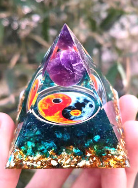 外贸亚马逊水晶金字塔水晶碎石滴胶树脂家居桌面手工摆件礼物