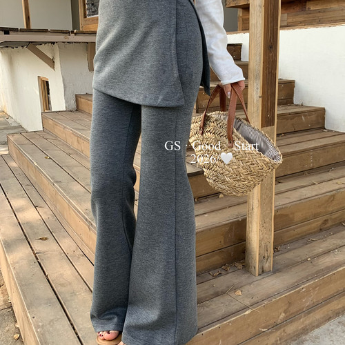 GS.GOOD START-瘦Top级～春夏纯欲屁帘假两件百搭微喇休闲裤D3115 - 图0