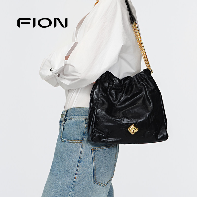 Fion/菲安妮女包流浪包新款真皮水桶包通勤单肩斜挎包垃圾袋包包,淘宝优惠券,粉丝福利购,淘宝优惠卷