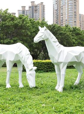 玻璃钢仿真几何白马雕塑商场景观售楼部块面抽象几何动物装饰摆件