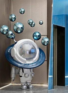 玻璃钢彩绘卡通吉祥物雕塑定制户外大型广场松鼠IP美陈创意摆件