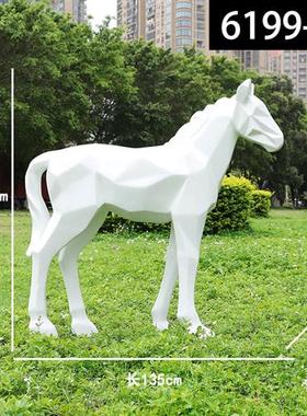 玻璃钢仿真几何白马雕塑商场景观售楼部块面抽象几何动物装饰摆件
