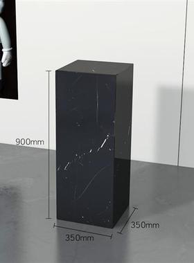 现代大卫人像雕塑玻璃钢抽象人物摆件克莱因蓝坐姿兔子样板房饰品