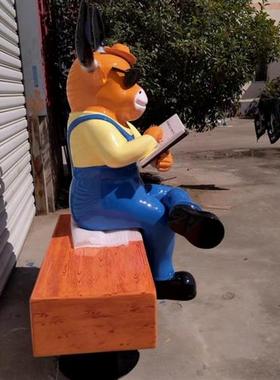 卡通雕塑看书牛汉堡牛玻璃钢大型摆件商场牛肉火锅店门口引流装饰