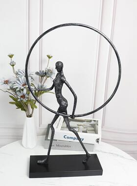 现代简约创意黑色人物摆件扛圈人售楼部酒店家居抽象软装饰品摆设