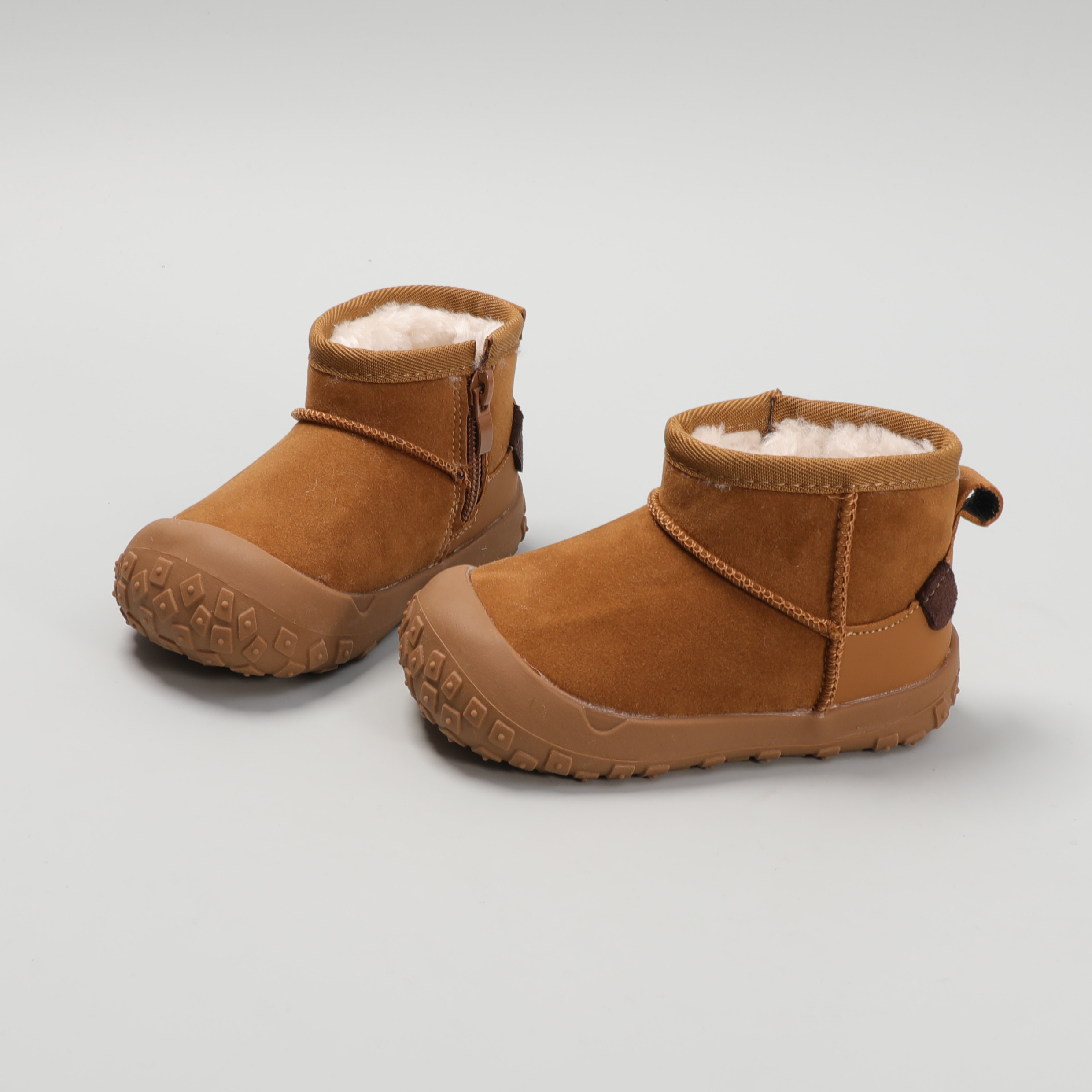 秋冬女童短筒雪地靴儿童加绒保暖棉靴软底防滑2025新款英伦风短靴,淘宝优惠券,粉丝福利购,淘宝优惠卷