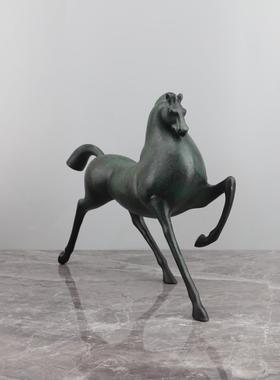 现代简约行走马金属摆件书房卧室客厅电视柜办公室样板房家居饰品