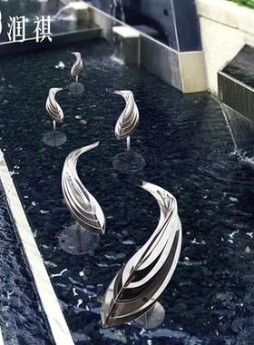 酒店售楼处地产轻奢水池镜面不锈钢抽象创意鱼摆件雕塑装饰品定制