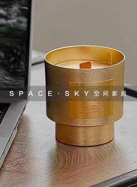 现代简约样板间床头柜组合软装饰品黑色马毛相框抽象尖嘴人摆件