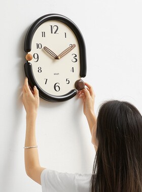 家用免打孔钟表挂钟客厅简约大气2024H新款创意轻奢时钟挂墙装饰