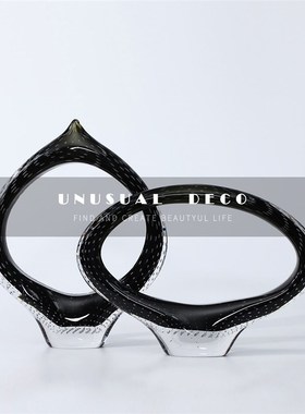 现代简约蓝色琉璃环o形透明玻璃摆件样板间售楼处客厅卧室创意饰