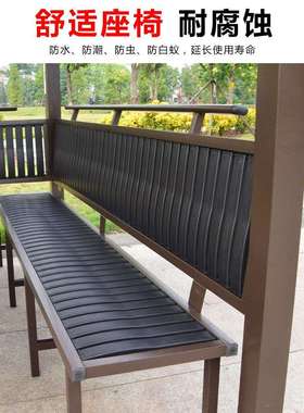 别墅庭院工具房整理储物别墅打理收纳柜乐小木屋稻草室外茅草锄头