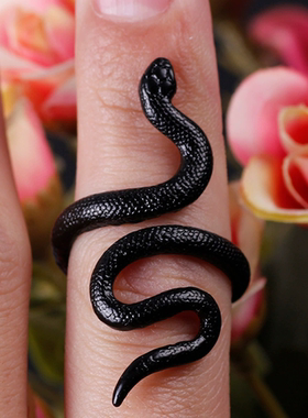 曼格雷欧美新款黑色蛇形戒指