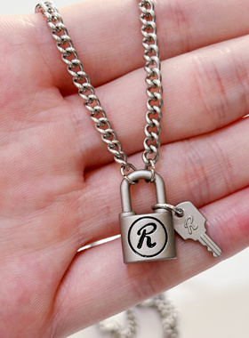 NANA同款迷你南京锁项链哑光雾砂男朋克R锁古着项链情侣送女朋友