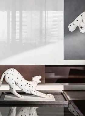 黑白波点豹子现代轻奢售楼处样板间树脂摆件客厅桌X面酒店装饰品