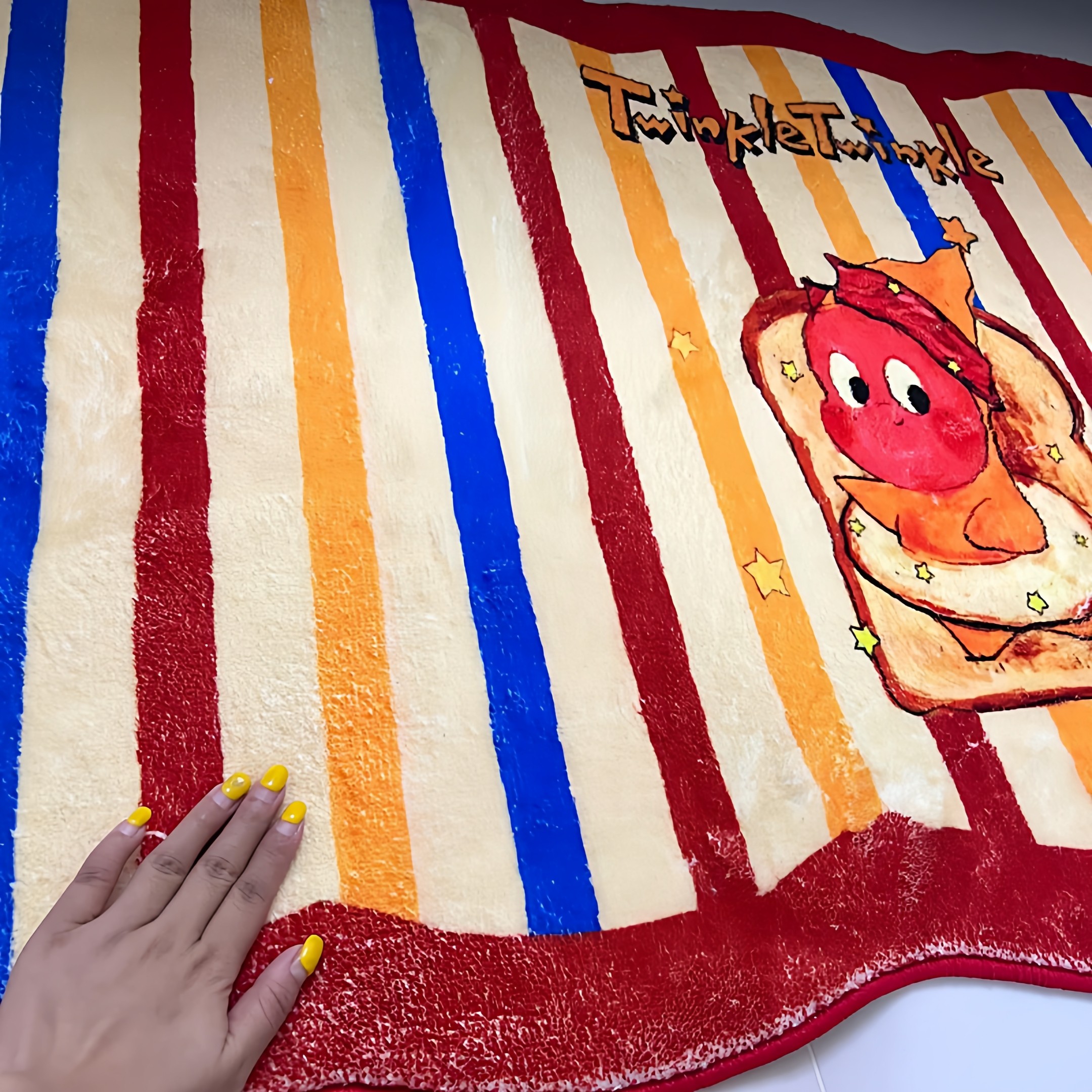 女孩粉色公主房异形脚垫仿羊绒床边毯房间柔软地垫高级床尾毯,淘宝优惠券,粉丝福利购,淘宝优惠卷