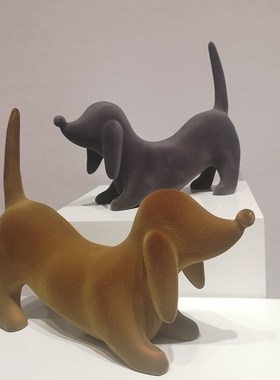 现代简约植绒小狗摆件儿童房卡通造型创意犬桌面柜U子样板间装饰