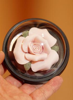 陶瓷手捏玫瑰花香薰摆件家居香精扩香器办公室客厅装饰送女生礼物