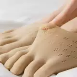 Ченг Ченг предпочитал пять носков Finger Summ