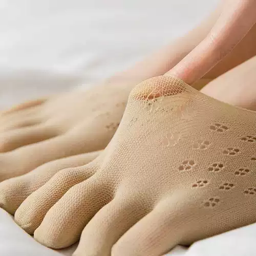 Ченг Ченг предпочитал пять носков Finger Summ