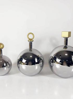 现代简约创意玻璃花瓶工艺品带金属盖样板房售楼处桌面玻璃摆件