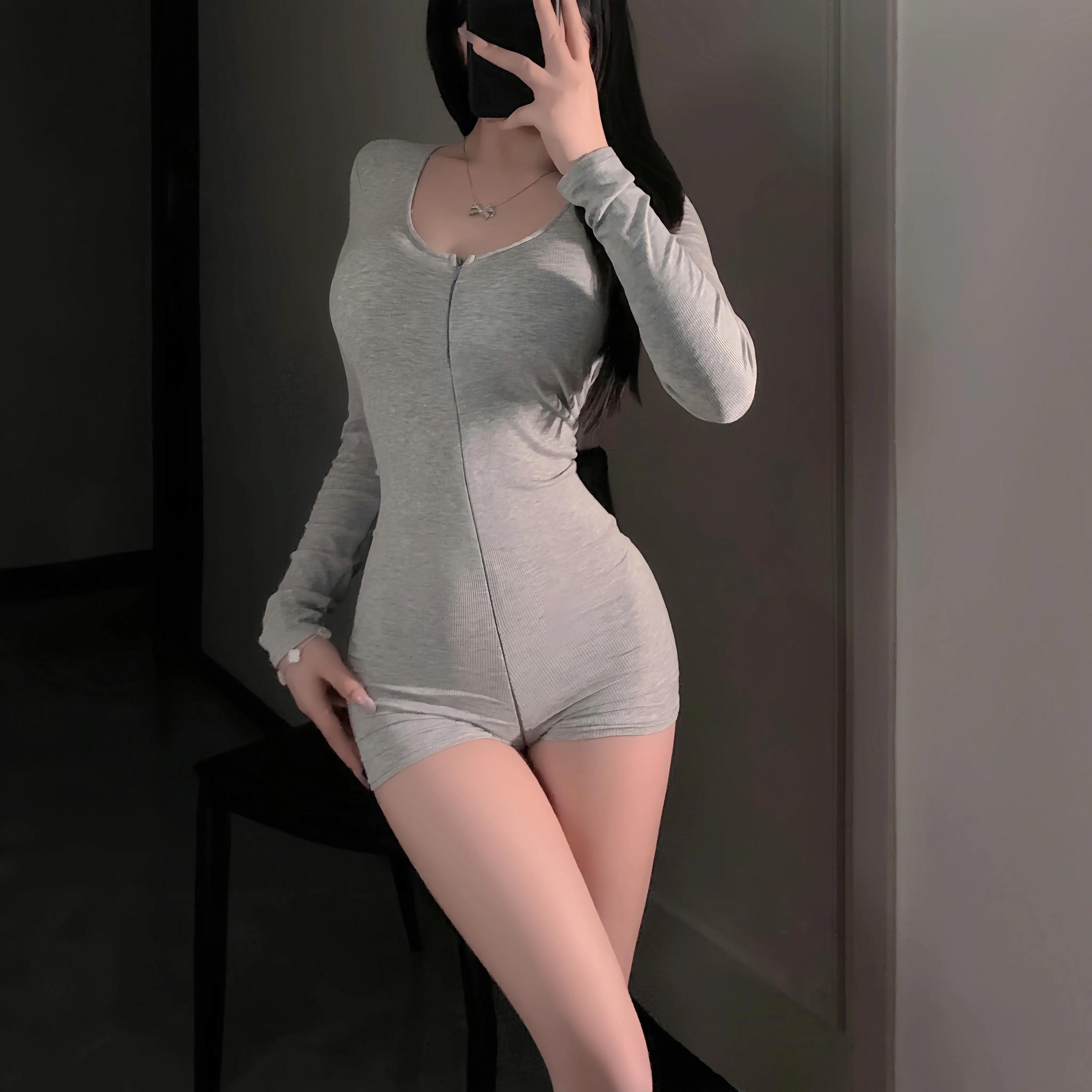 2025新款性感连体裤女夏薄款深V开单短裤时尚修身显瘦制服 - 图3