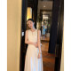 Maven Lin ຊຸດເສື້ອເຊີດທີ່ບໍ່ມີແຂນທີ່ຫລູຫລາແລະສູງສໍາລັບແມ່ຍິງທີ່ມີຄໍຮອບ, ເປີດ V ຂະຫນາດນ້ອຍ, ແອວແລະກະໂປງຍາວສີຂາວທີ່ສະຫງ່າງາມ