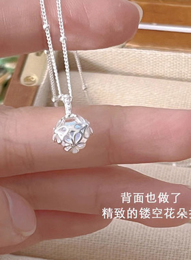 s925纯银幻彩月光石项链女ins夏梦幻甜美精致镂空花瓣圆形锁骨链