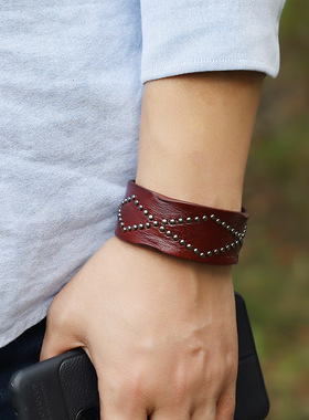 欧美配饰热销爆款个性潮流朋克风牛皮手链复古铆钉宽皮手环手镯