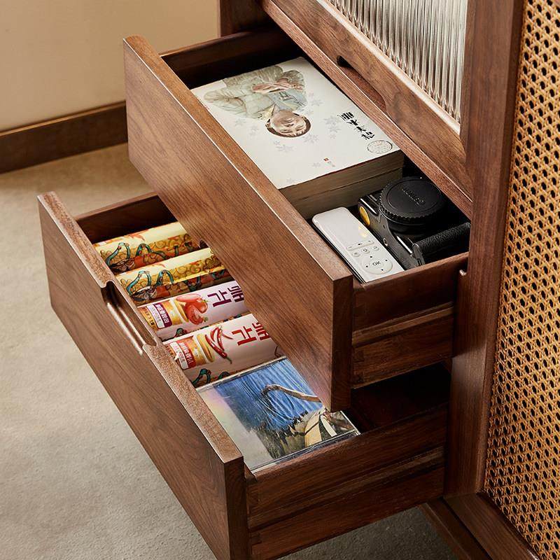 yamoo北欧实木餐边柜现代简约北美黑胡桃茶水柜藤编玻璃门储物柜,淘宝优惠券,粉丝福利购,淘宝优惠卷