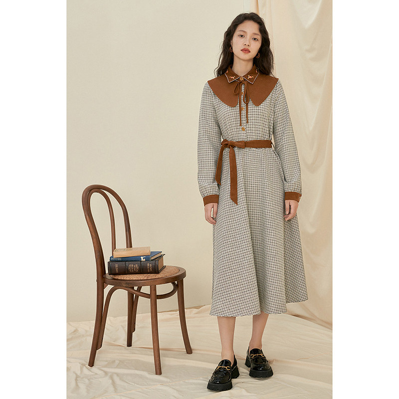 茵曼蝴蝶结2021冬新款绣花连衣裙 茵曼一零一度连衣裙