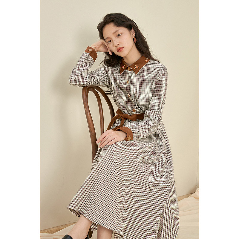 茵曼蝴蝶结2021冬新款绣花连衣裙 茵曼一零一度连衣裙