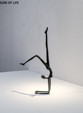 新品现代简约黑色铸铁人物抽象细长雕塑摆件跳舞T人金属创意造型