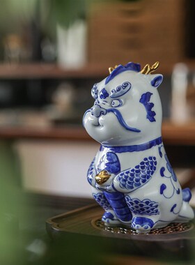 中式青花陶瓷龙摆件招财可爱办公室装饰开业乔迁R礼物元旦龙年新
