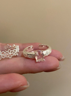 Yuffoni小众温柔镂空花朵戒指