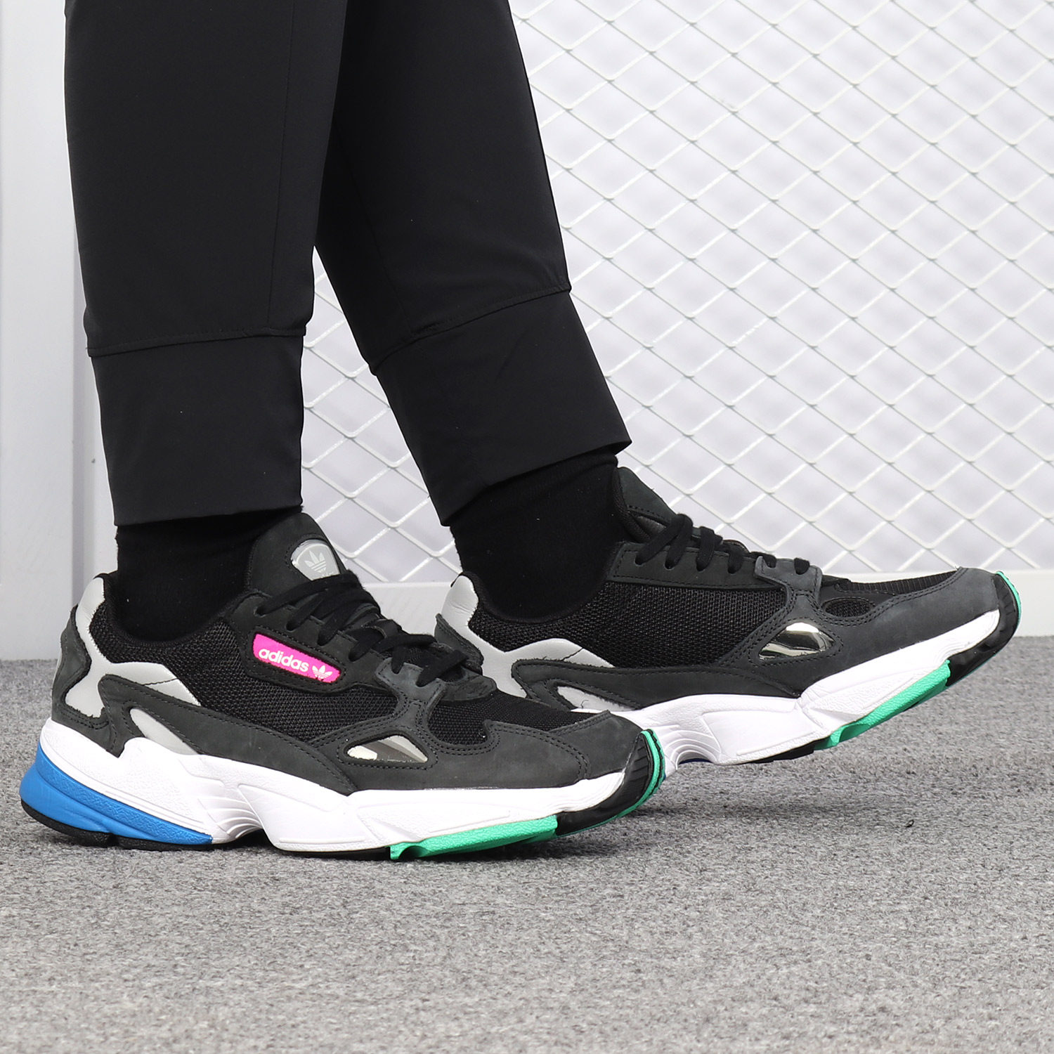 Adidas/阿迪达斯正品 当季新款三叶草女子 复古运动跑步鞋F35270,淘宝优惠券,粉丝福利购,淘宝优惠卷