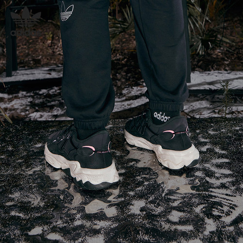 Adidas/阿迪达斯正品三叶草2020冬季男女 OZWEEGO 休闲鞋 FV9668 - 图1