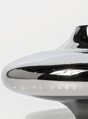 一匚样板房轻奢银色玻璃创意飞碟摆件样品屋展示中心儿童房酒店电