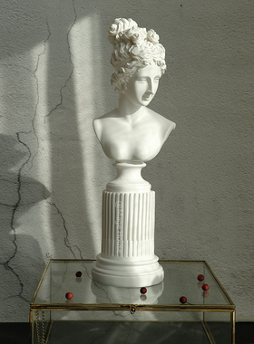 新品石膏雕刻雕塑人像女神v摆件拍照北欧欧式样板房软装设计师家