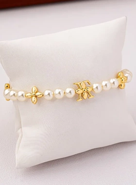 2025新款韦雪同款珍珠项链字母颈链四叶花锁骨链百搭项饰女士