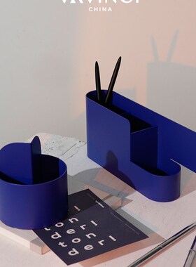 新品新品家居创意宝蓝p色金属分隔笔筒摆件样板房售楼处书房桌面