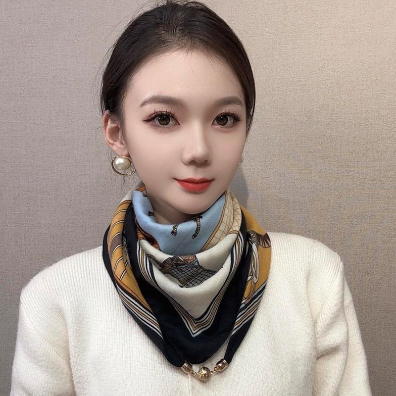 磁吸扣丝巾女士2025新款秋冬高级感三角巾时尚小方巾保暖围脖围巾,淘宝优惠券,粉丝福利购,淘宝优惠卷